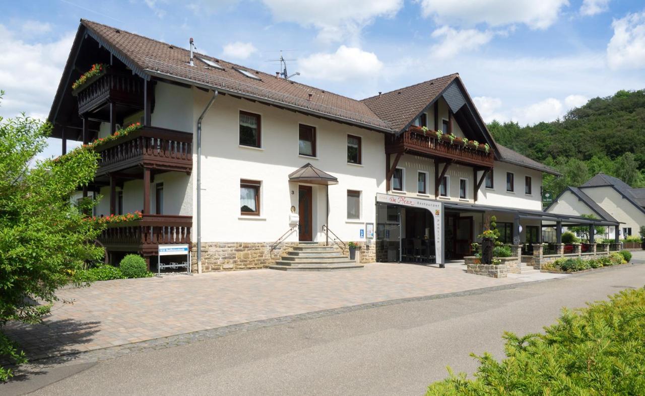 Restaurant - Pension Im Pfenn Irrhausen Exteriör bild